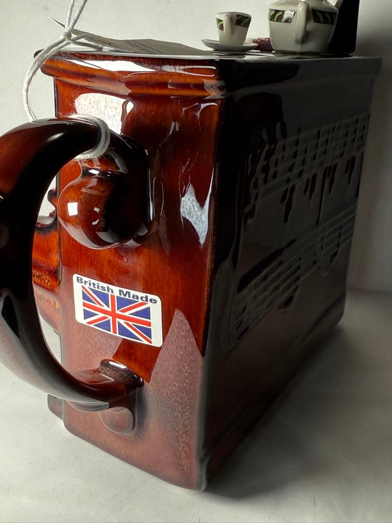 ティーポット　ピアノを弾きながら　ティーポタリー社　イギリス製