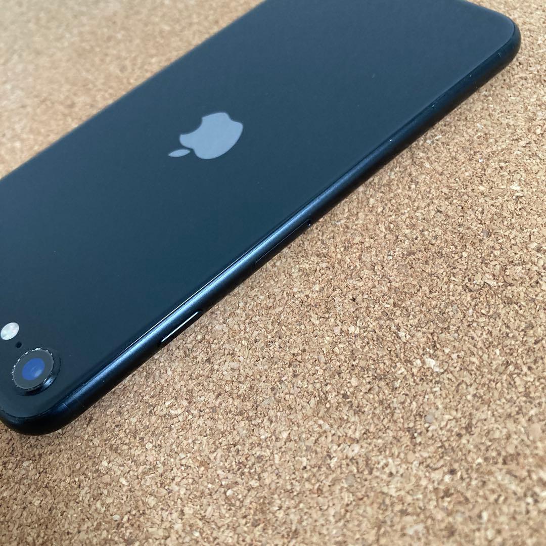 4137 電池新品☆比較的美品☆iPhoneSE2 64GB SIMフリー☆
