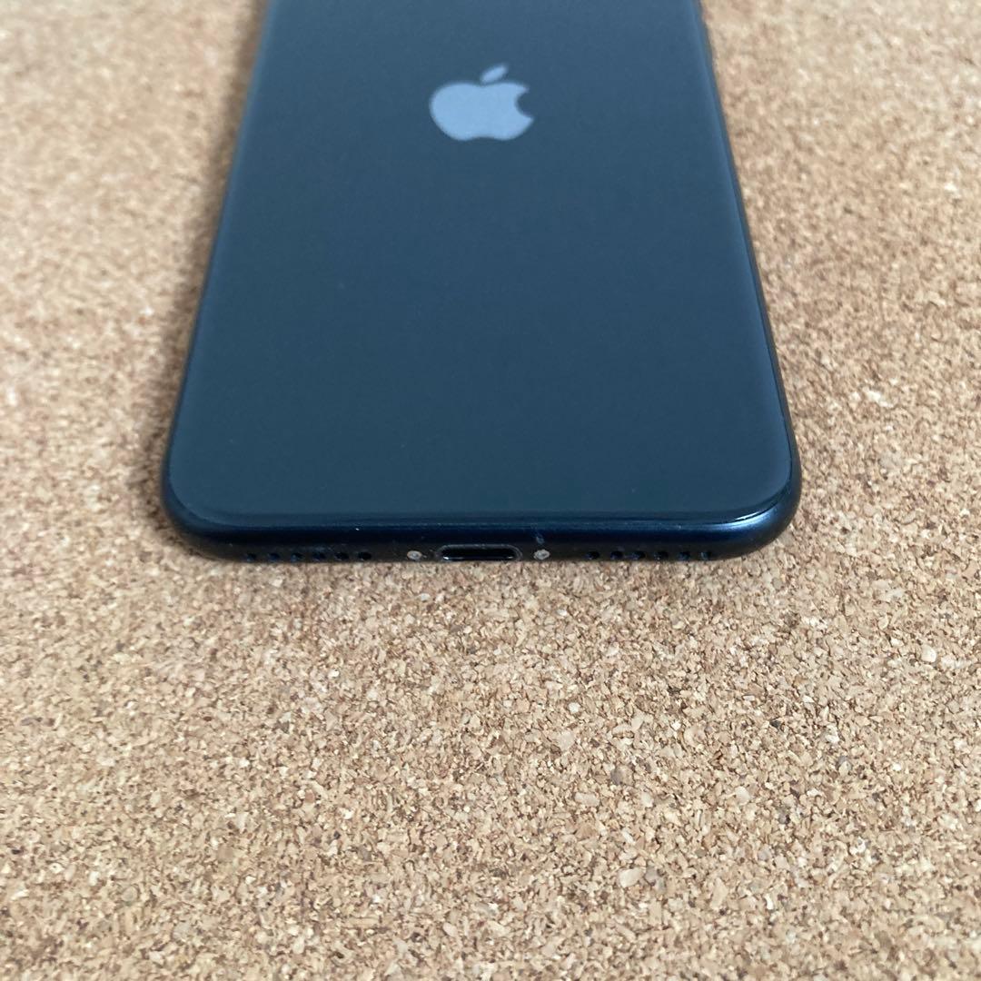 4137 電池新品☆比較的美品☆iPhoneSE2 64GB SIMフリー☆