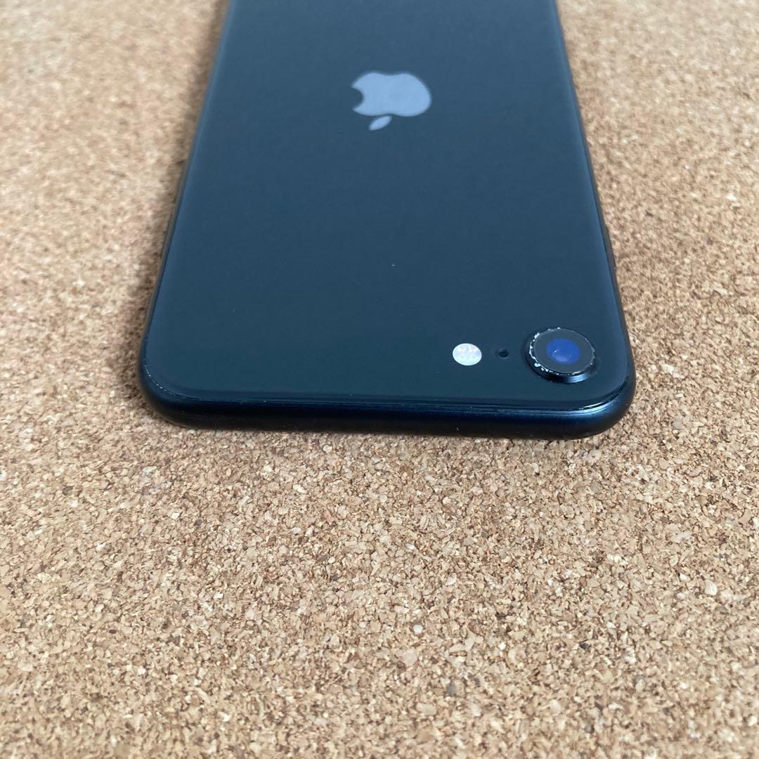 4137 電池新品☆比較的美品☆iPhoneSE2 64GB SIMフリー☆