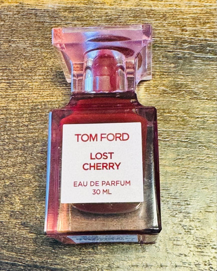 トムフォード ロストチェリー オードパルファム スプレィ 30ml