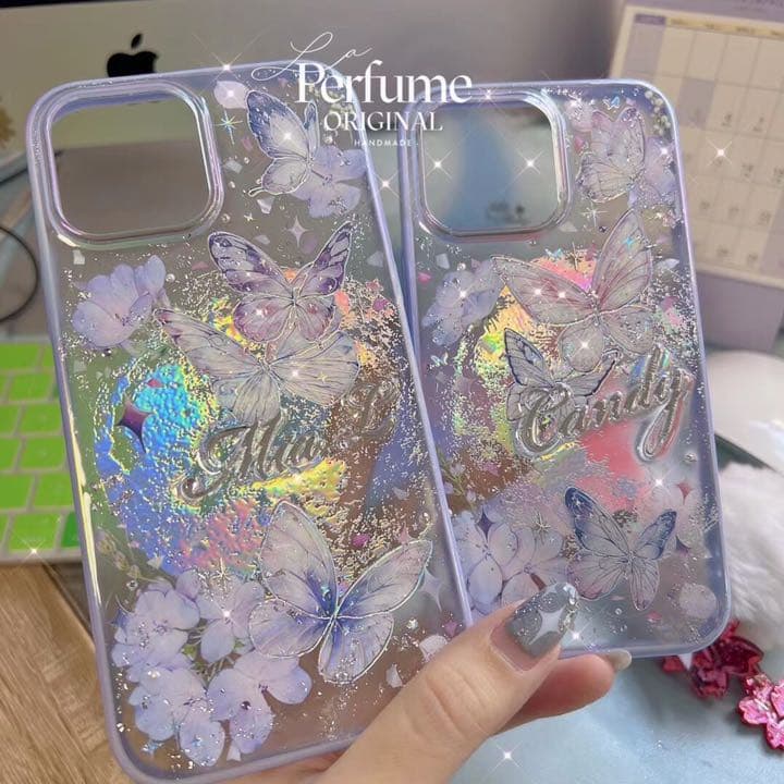 バタフライ✨名入れ♡キラキラ✨レインボー 花 イニシャル フチiPhoneケース