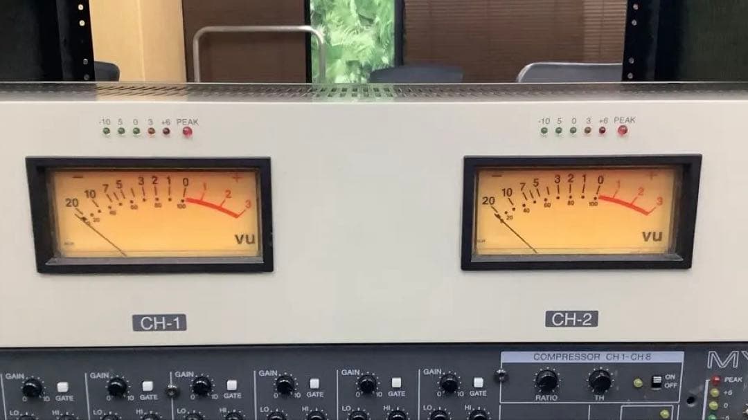 ヤマハ　アナログミキサーMV800 とVU メーター 6uラックのset