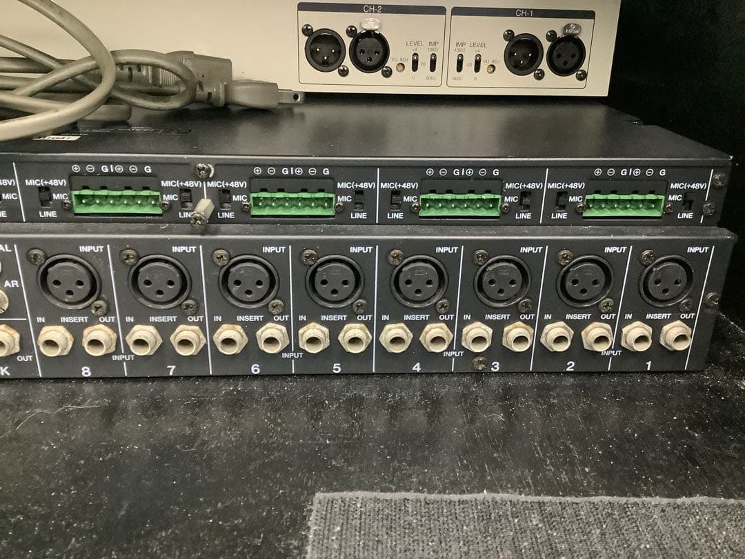 ヤマハ　アナログミキサーMV800 とVU メーター 6uラックのset