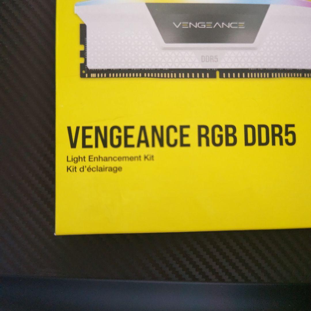 メモリー CORSAIR VENGEANCE RGB DDR5 Light Enhance