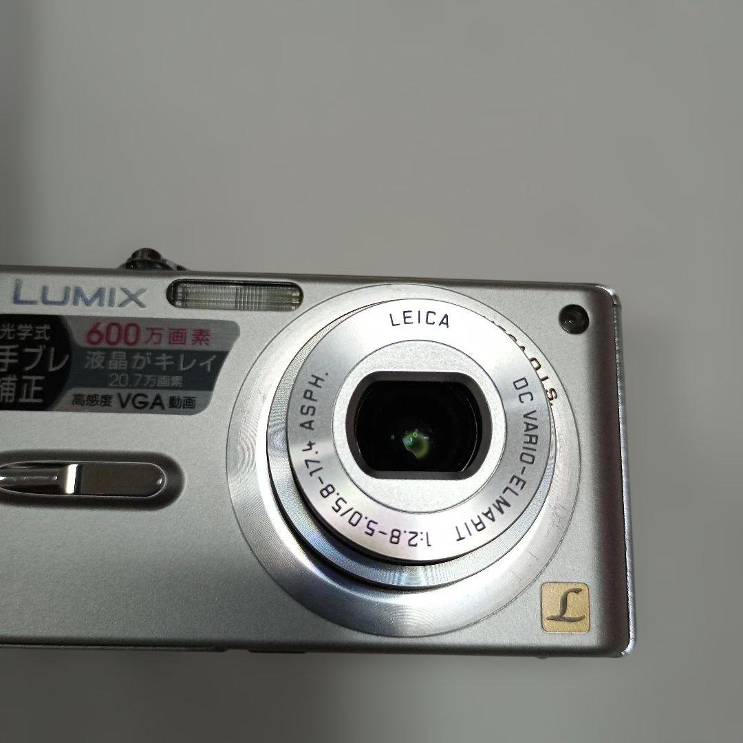 【美品】Panasonic LUMIX DMC-FX9 デジタルカメラ　シルバー