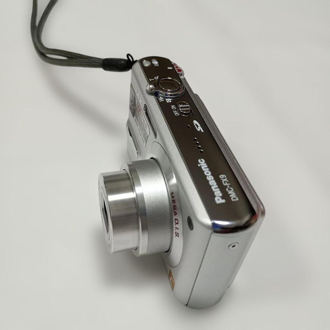 【美品】Panasonic LUMIX DMC-FX9 デジタルカメラ　シルバー