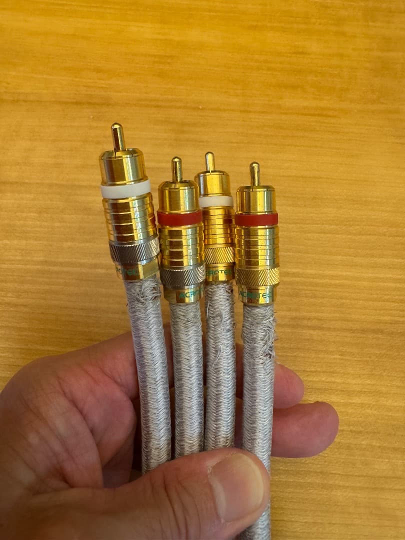 RCAケーブル ACROTEC 1.5m （CDとアンプの接続で使用）