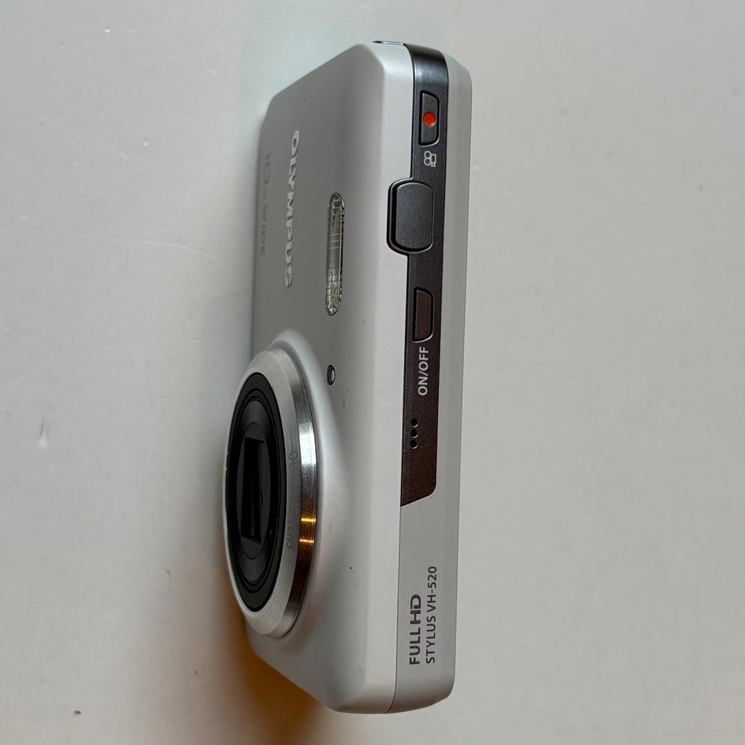 ☆OLYMPUS☆人気のホワイト色　10×WIDE　コンパクトデジタルカメラ