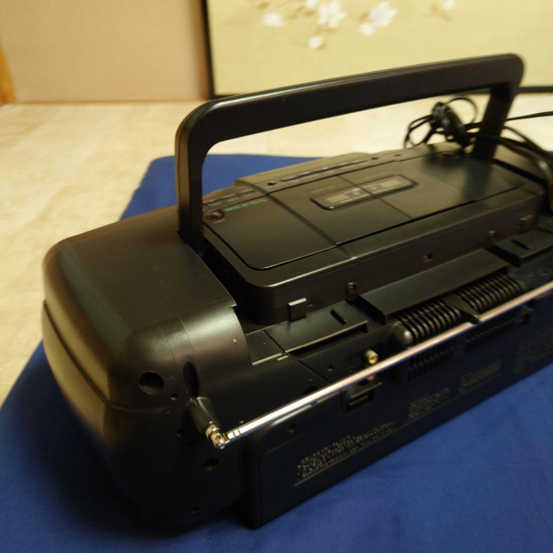 ステレオCDＷラジカセAM、FM、TV イコライザー搭載！低音イルミランプ点滅！
