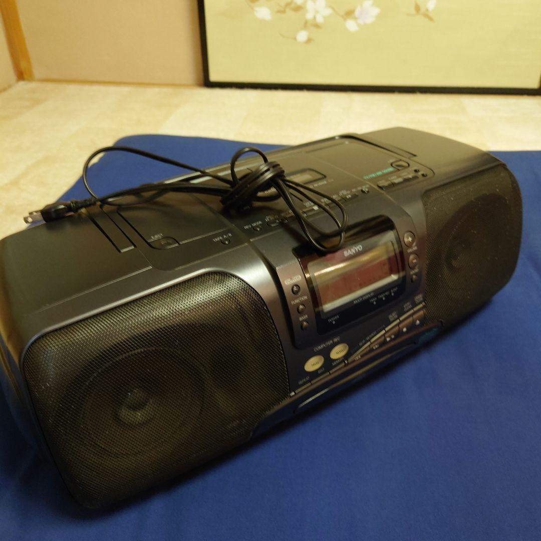 ステレオCDＷラジカセAM、FM、TV イコライザー搭載！低音イルミランプ点滅！