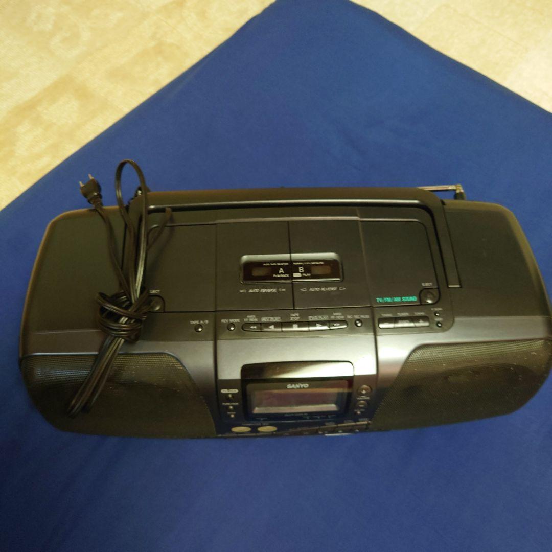ステレオCDＷラジカセAM、FM、TV イコライザー搭載！低音イルミランプ点滅！
