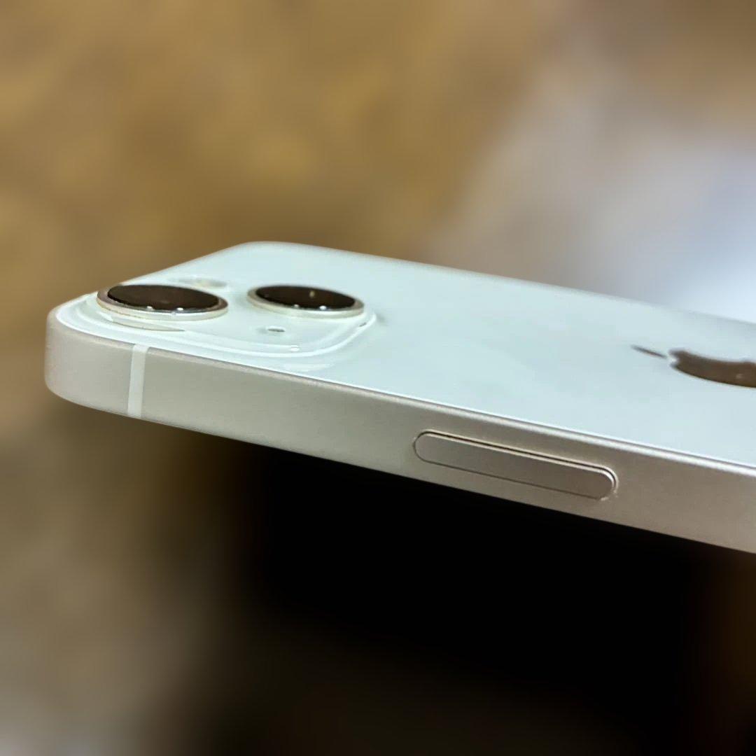 美品iPhone 13 スターライト(ホワイト) 本体 128GB