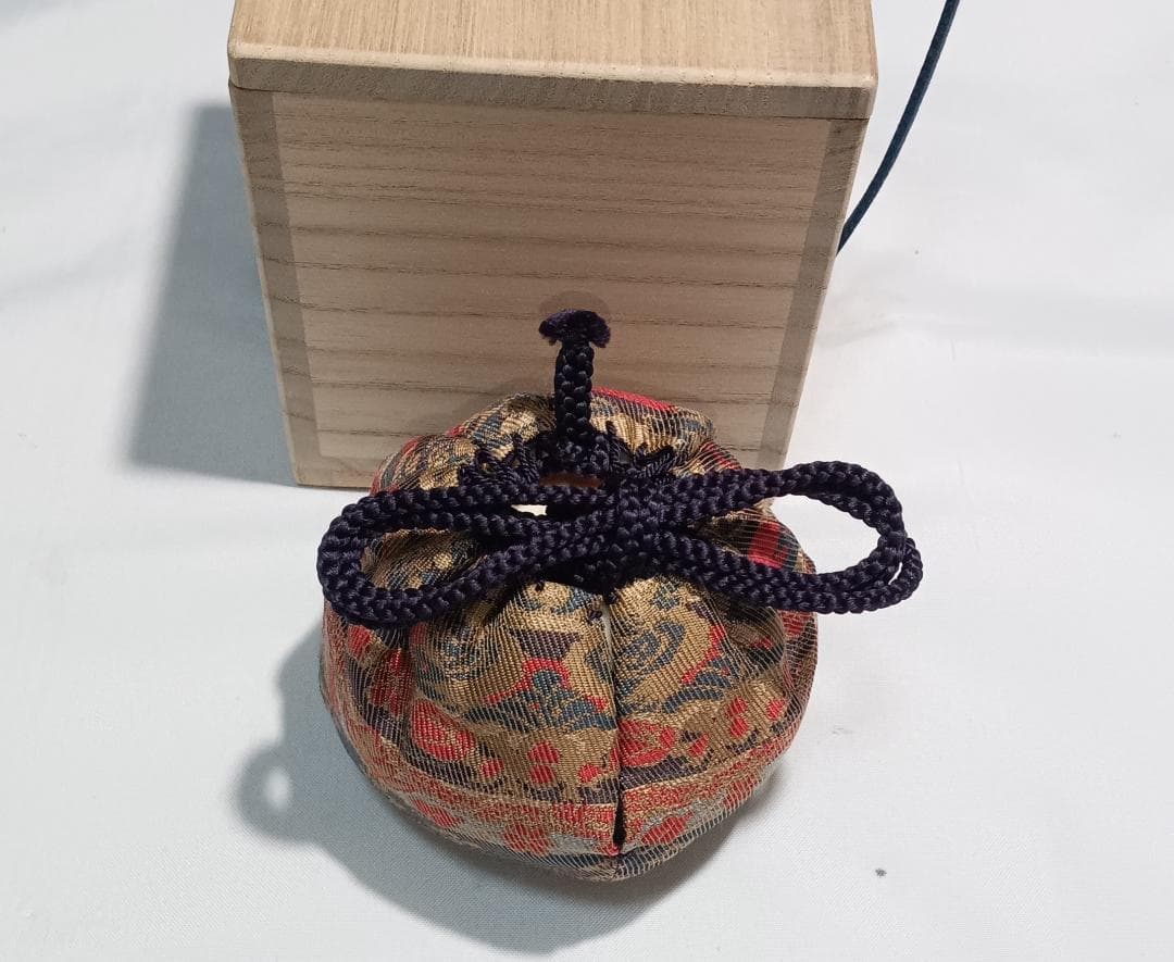 茶道具　安南茶入　安南染付唐草文茶入　繧繝双鳥華紋錦仕覆付　仕立桐箱　美品！！