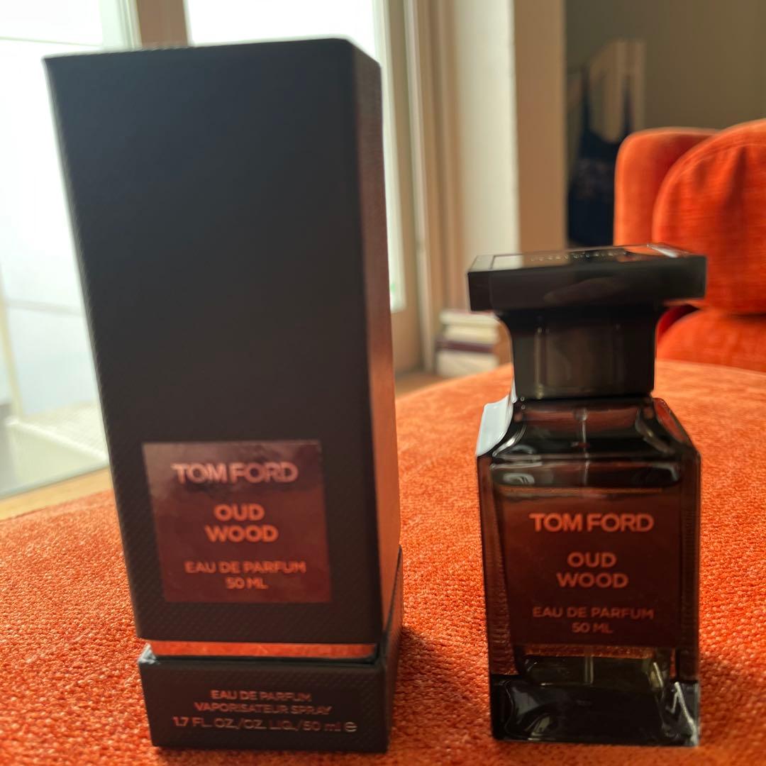 TOM FORD ウッド オード パルファム スプレィ 50ml