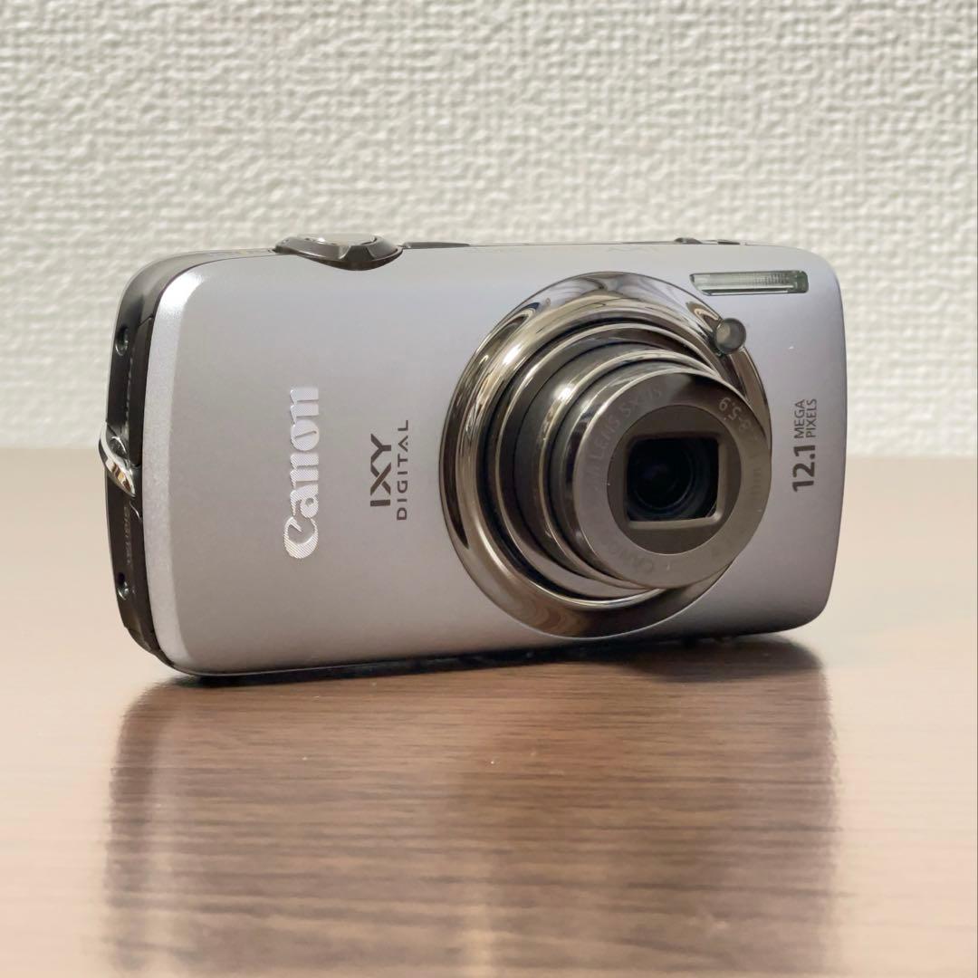 Canon IXY930 IS 純正充電器バッテリーと新品バッテリー 箱と付属品