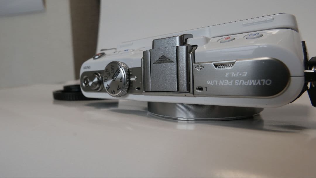 OLYMPUS PEN Lite E-PL3ボディホワイトシャッター回数921