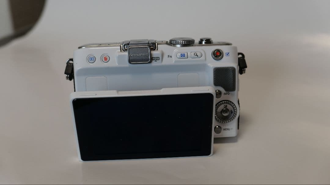 OLYMPUS PEN Lite E-PL3ボディホワイトシャッター回数921