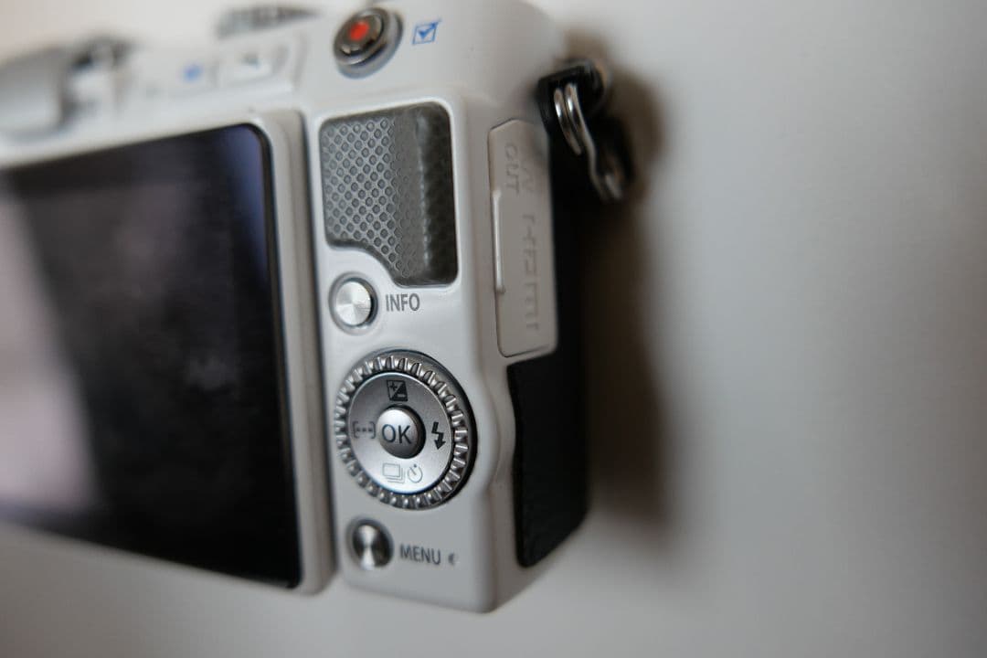 OLYMPUS PEN Lite E-PL3ボディホワイトシャッター回数921