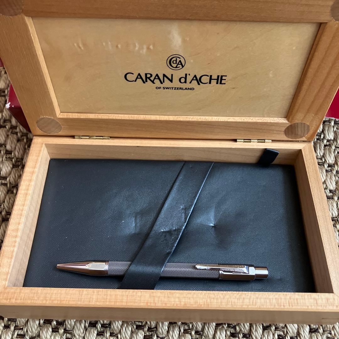 CARAN d'ACHE ボールペン 専用ケース付き