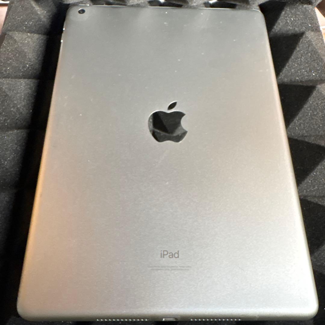 【iPad第9世代】箱・充電器・キーボード付