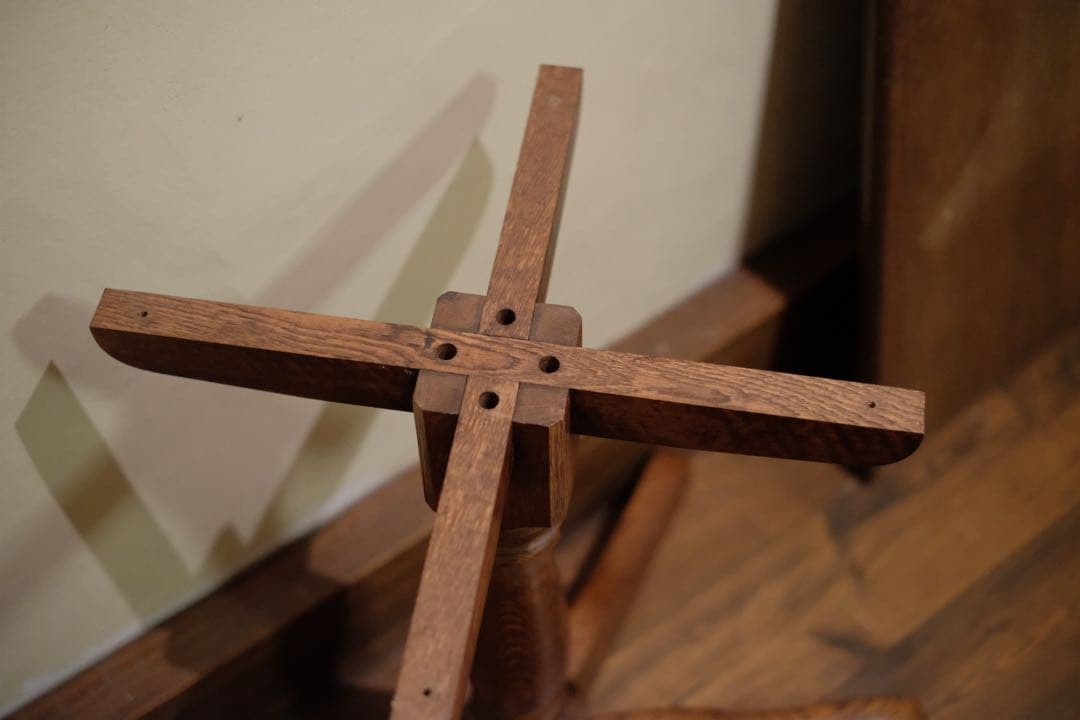 古い一本脚のテーブル　（楢　オーク系）