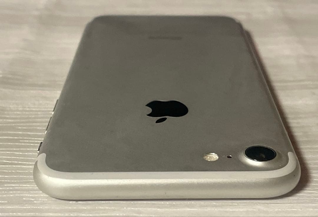 バッテリー良好97%美品iPhone7 32GB SIMフリー