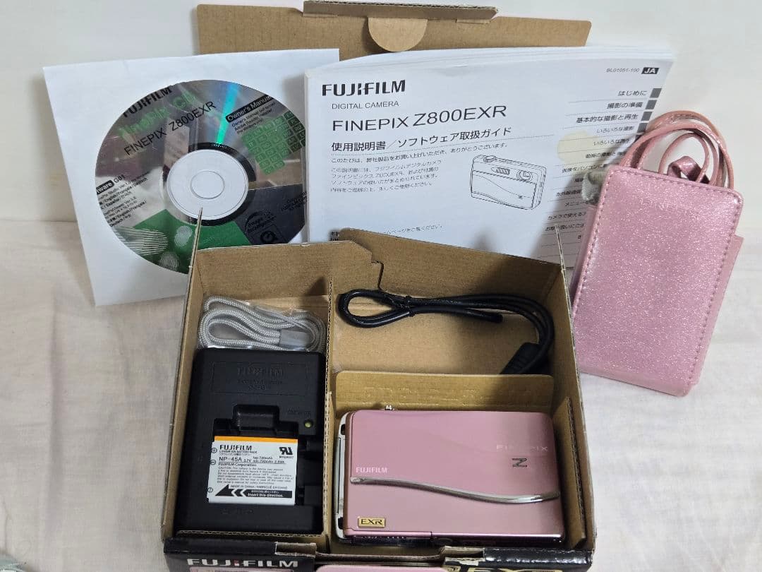 FUJIFILM FinePix Z800 EXR ピンク