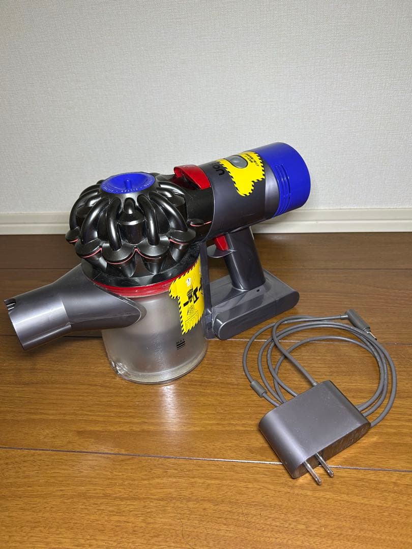 dyson ダイソン コードレスクリーナー　SV11