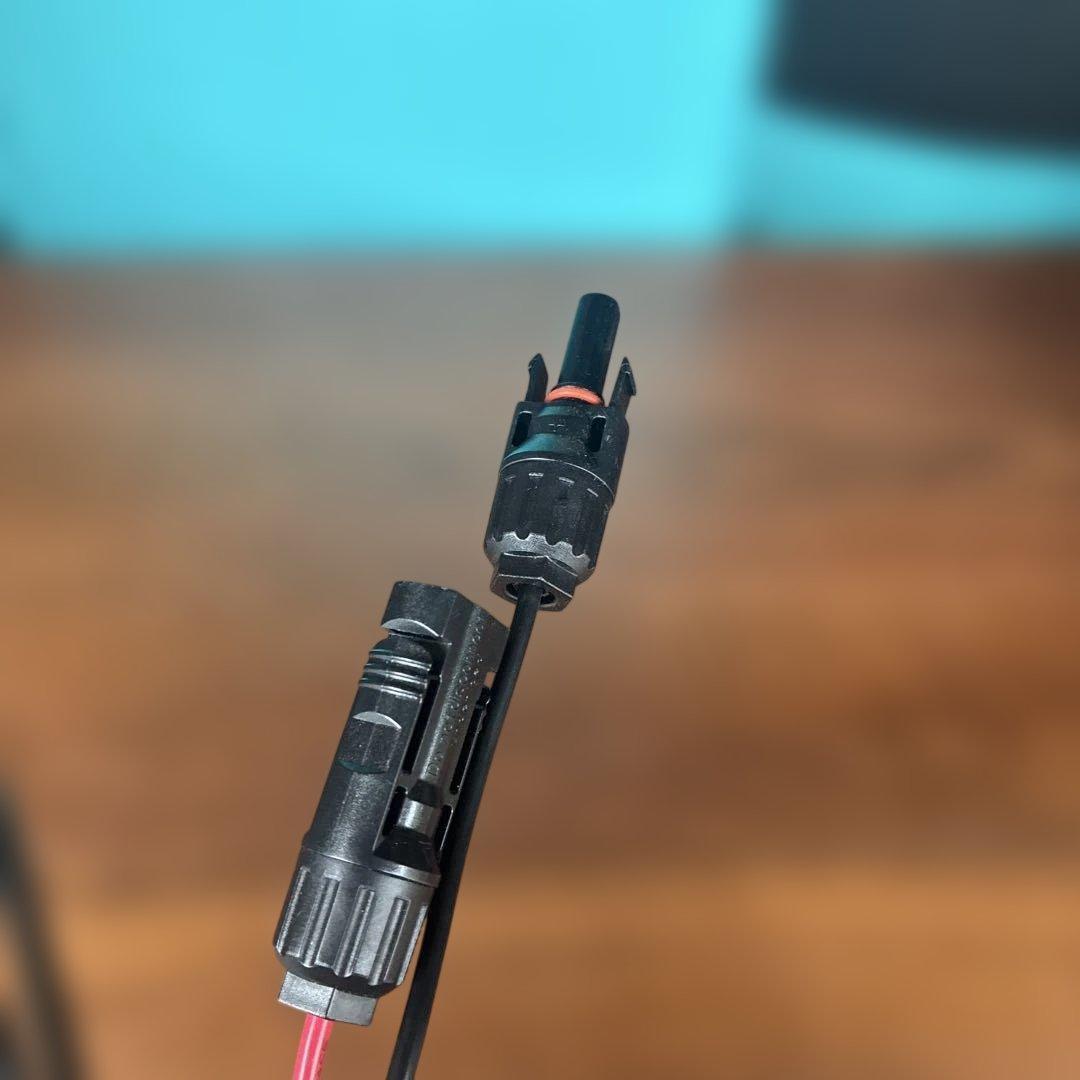 EcoFlow 220W片面 ソーラーパネルGen2　訳アリE5