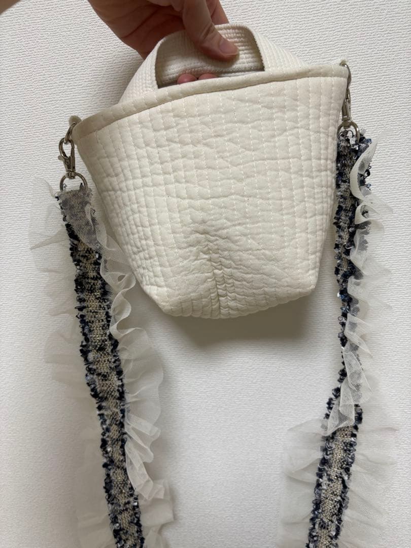 お値下げ致しました！miryon ホワイト ショルダーバッグ