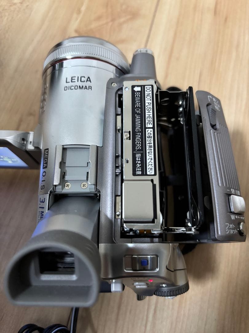 ま*ん様 【美品動作確認済】Panasonic NV-GS250 ビデオカメラ