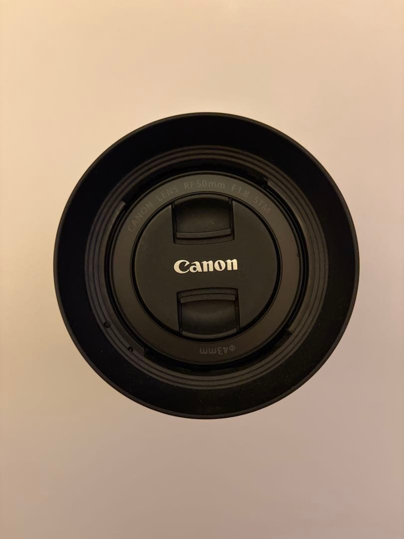 Canon RF50mm F1.8 STM ※レンズフード(ES-65B)付き