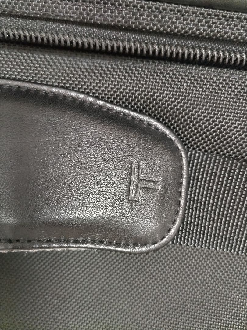 TUMI ブラック ガーメントバッグ22133D4