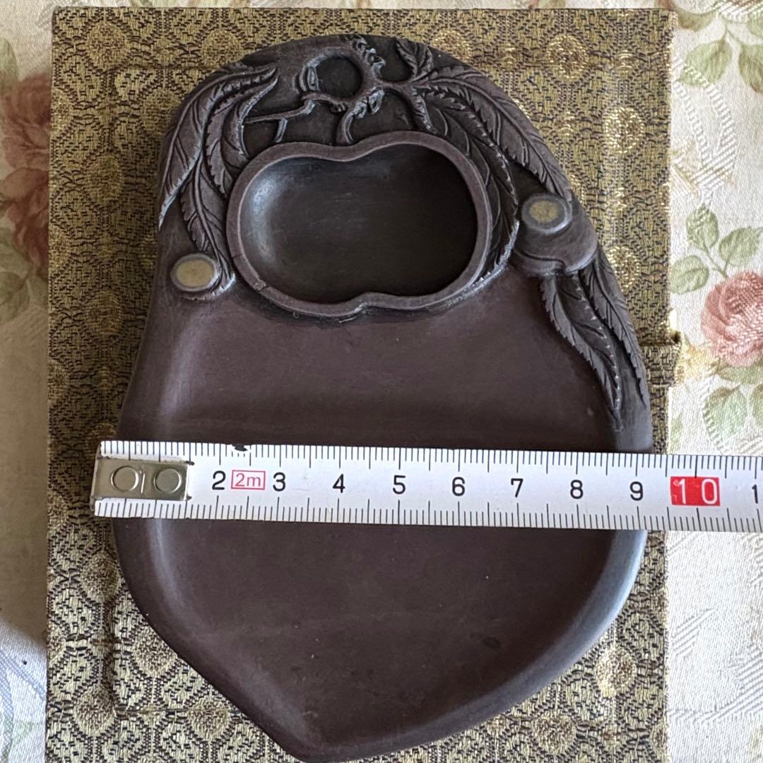 銘硯端硯　もも　彫刻　眼二つ　新品未使用品