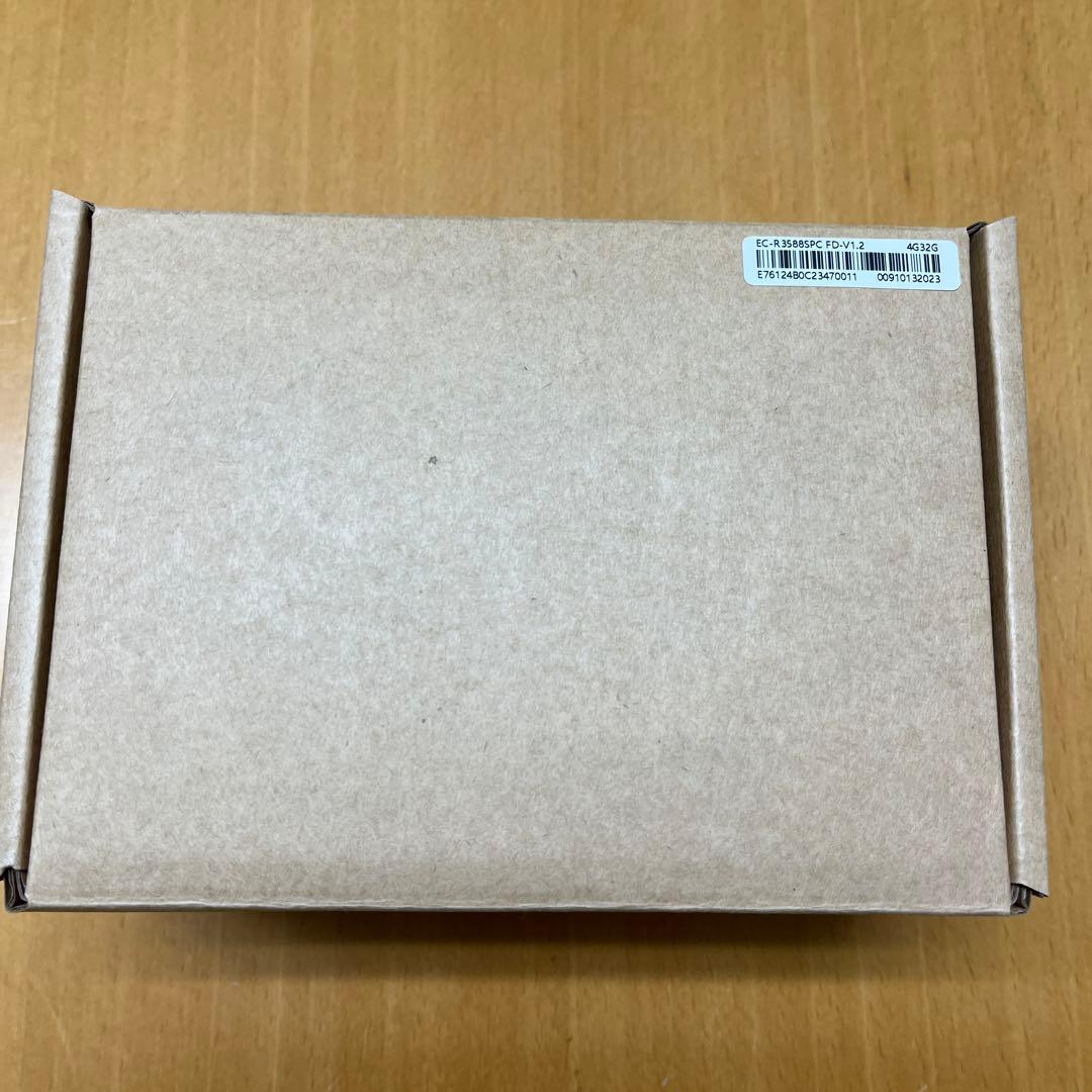 2個新品　EC-R3399PC 6-Core 64-Bit 4G/32G