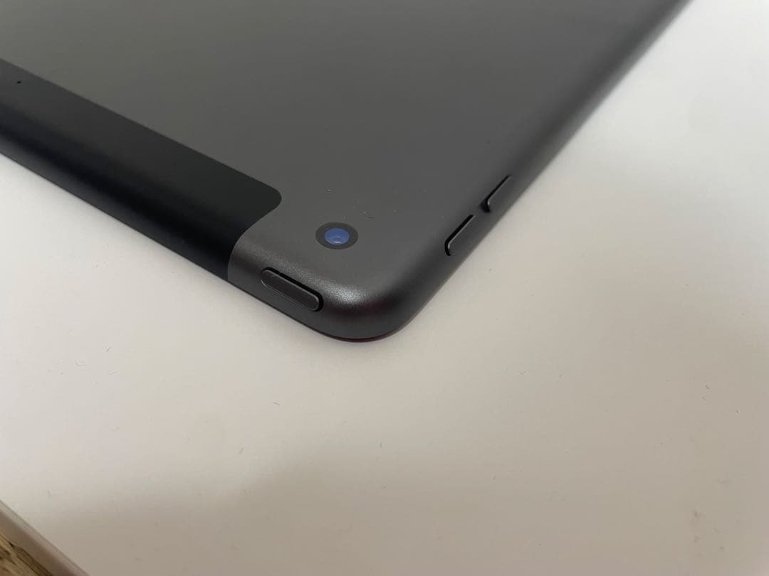 Apple iPad (第9世代) 64GB cellular スペースグレー