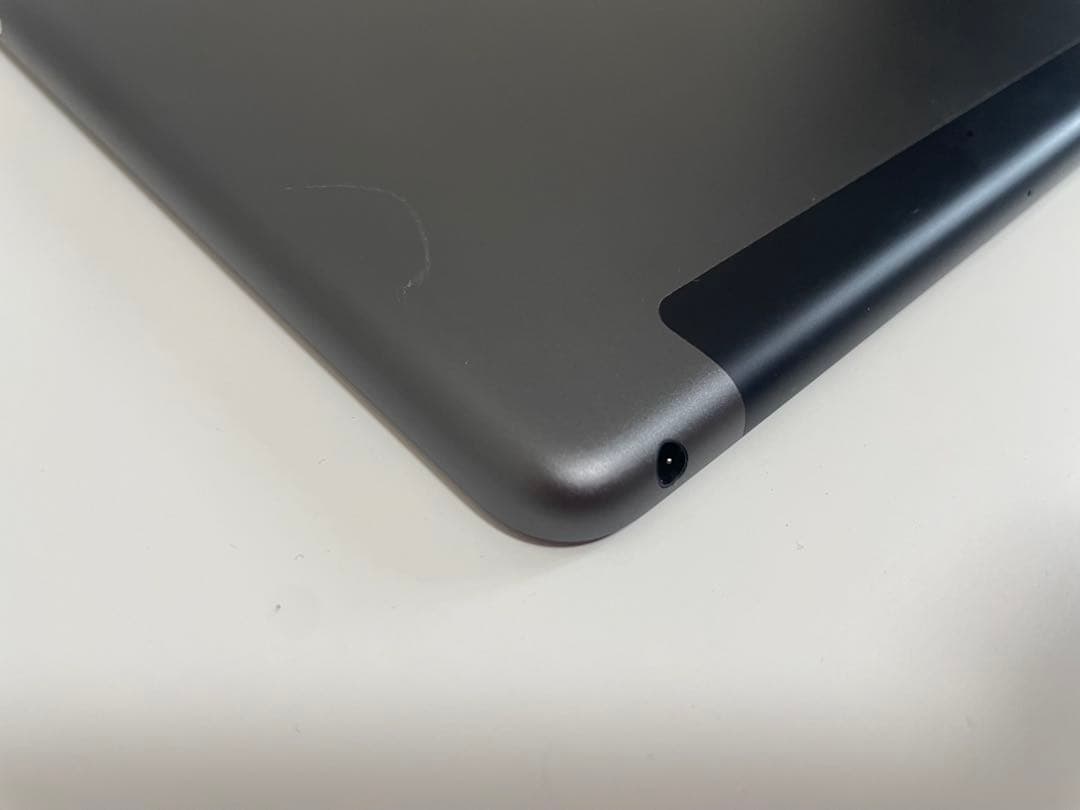 Apple iPad (第9世代) 64GB cellular スペースグレー