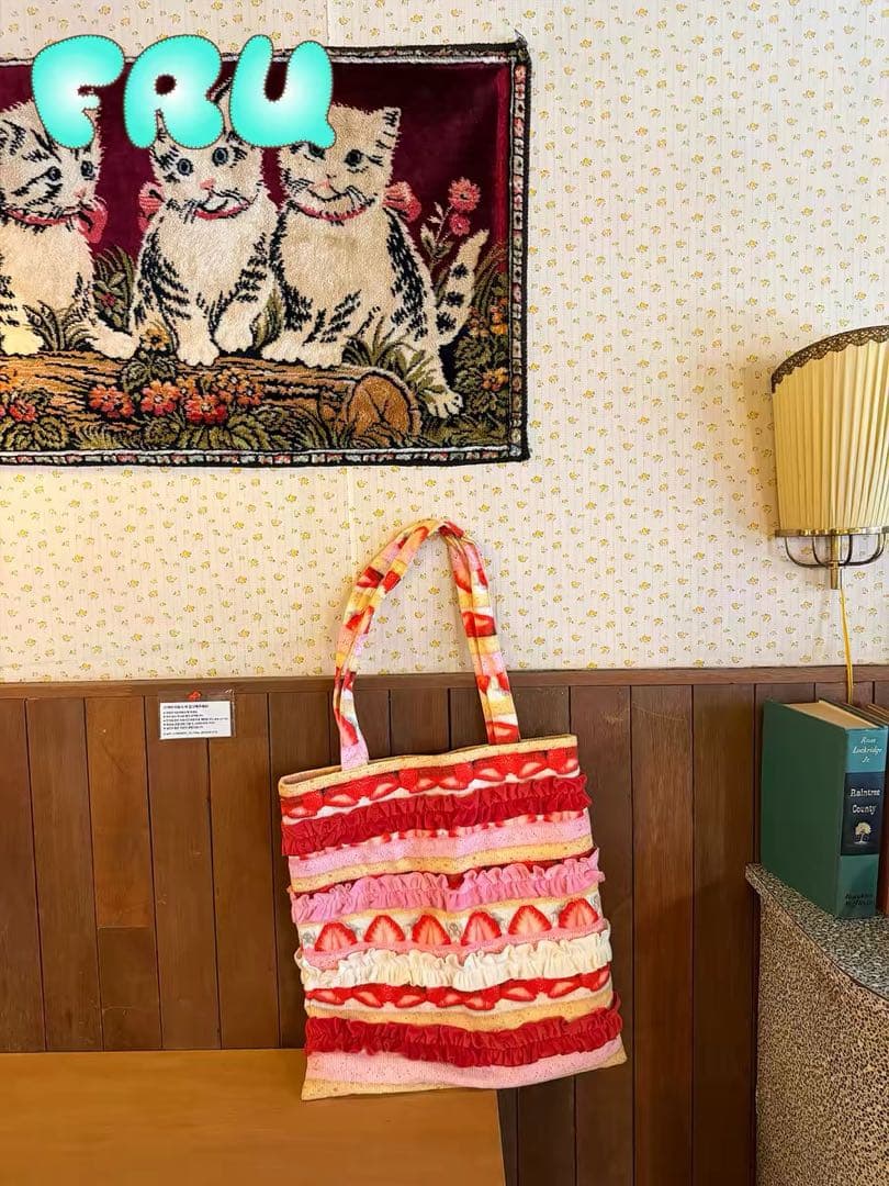 frufruイチゴ柄フリルトートバッグ