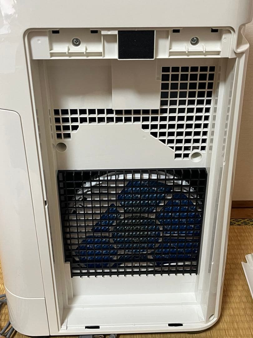 【中古・美品】SHARP 加湿空気清浄機 KC-F70-W シャープ 2018製