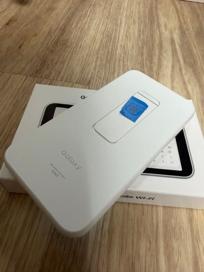 Galaxy 5G Mobile Wi-Fi SCR01 ホワイト　ほぼ新品