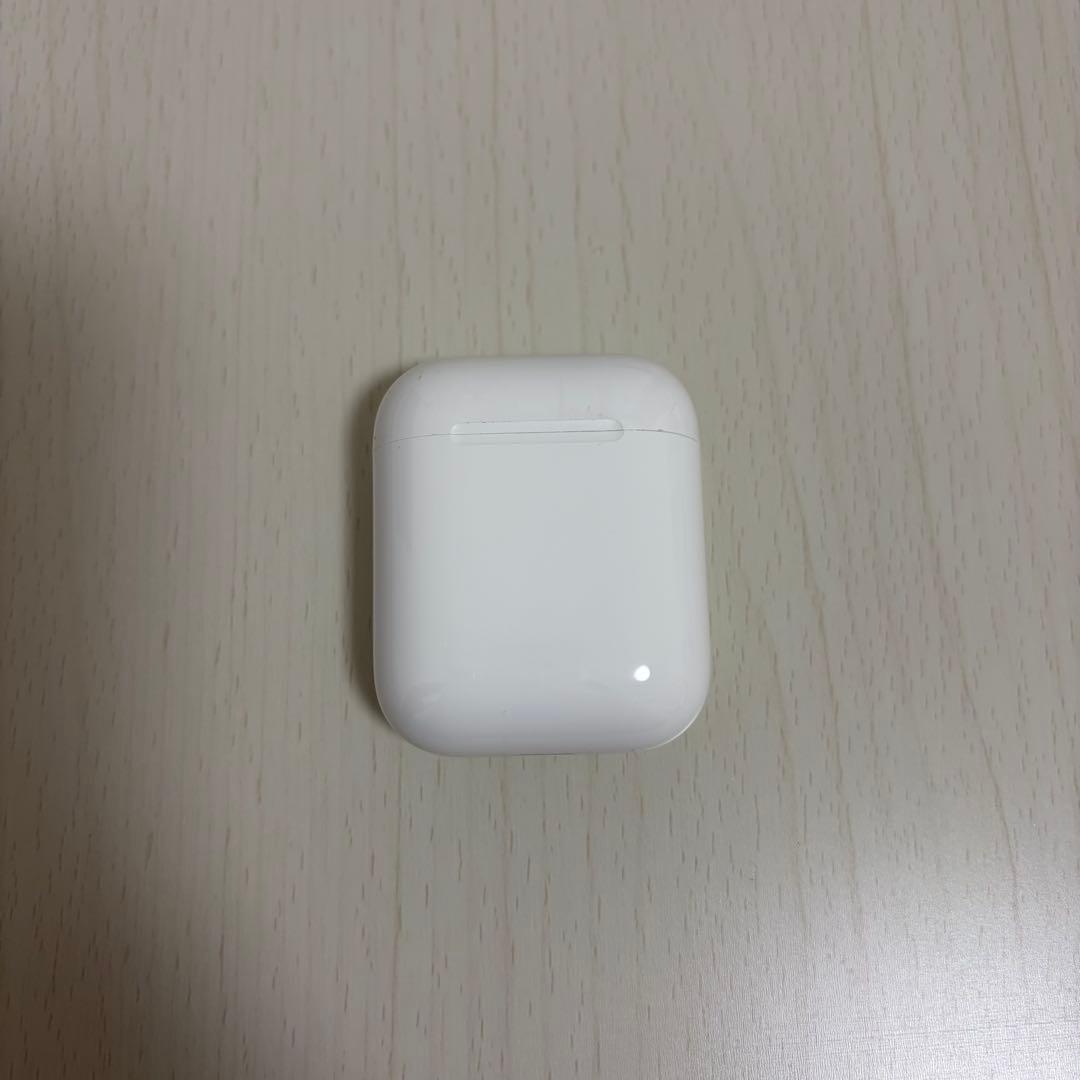 【動作確認済】純正品 AirPods 第2世代 （充電ケースランプ内側タイプ）