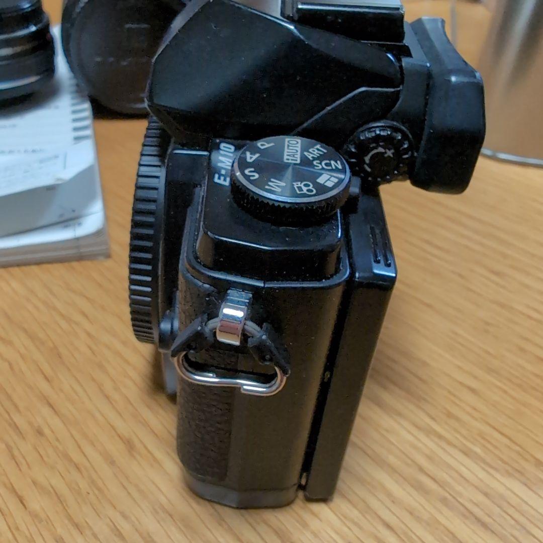 OLYMPUS OM-D E-M10 レンズ2本付き