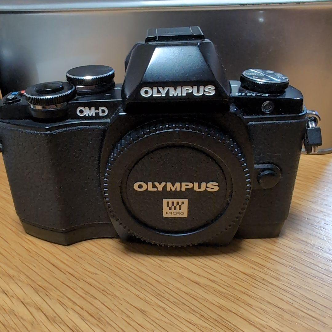 OLYMPUS OM-D E-M10 レンズ2本付き