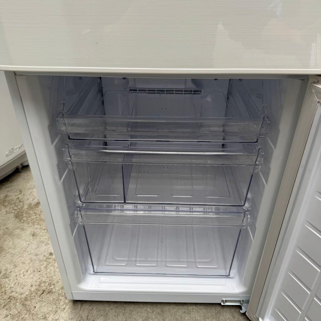 530⭐️送料取付無料★シャープ　冷蔵庫　大型　200L〜300L