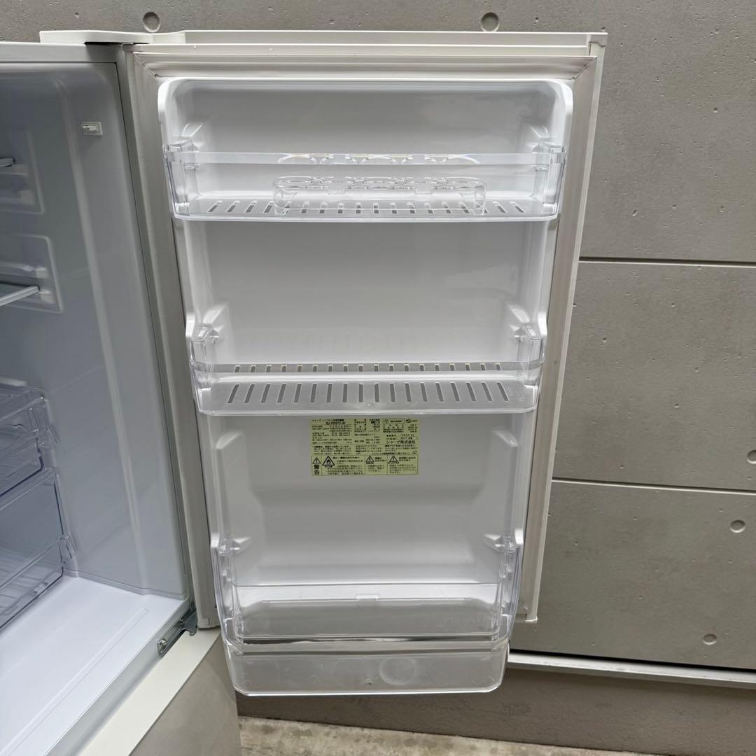 530⭐️送料取付無料★シャープ　冷蔵庫　大型　200L〜300L