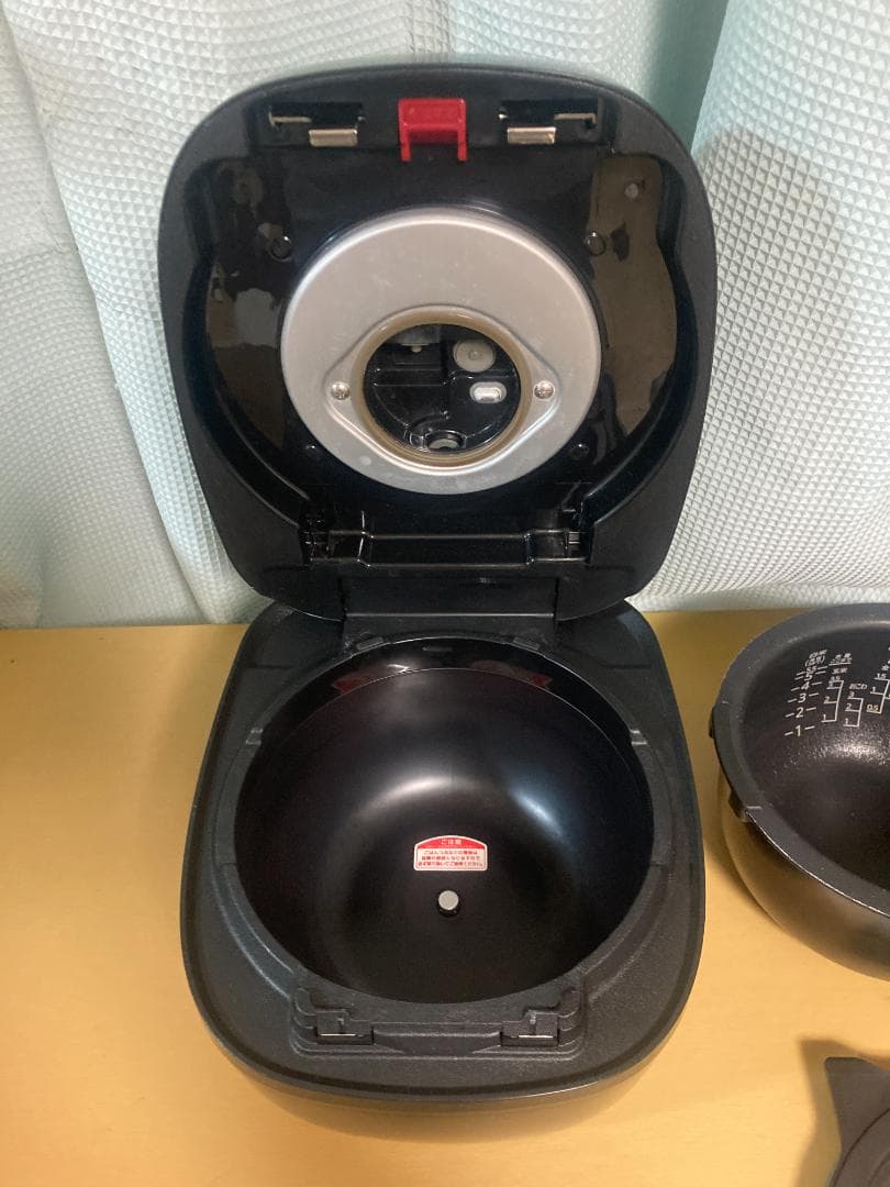★美品★タイガー 圧力IH炊飯ジャー炊きたて5.5合炊きJPC-10JS18年製
