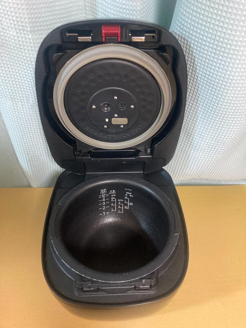 ★美品★タイガー 圧力IH炊飯ジャー炊きたて5.5合炊きJPC-10JS18年製