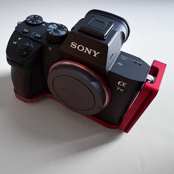 Sony α7 III ミラーレスカメラ 本体（ボディ） バッテリー付き