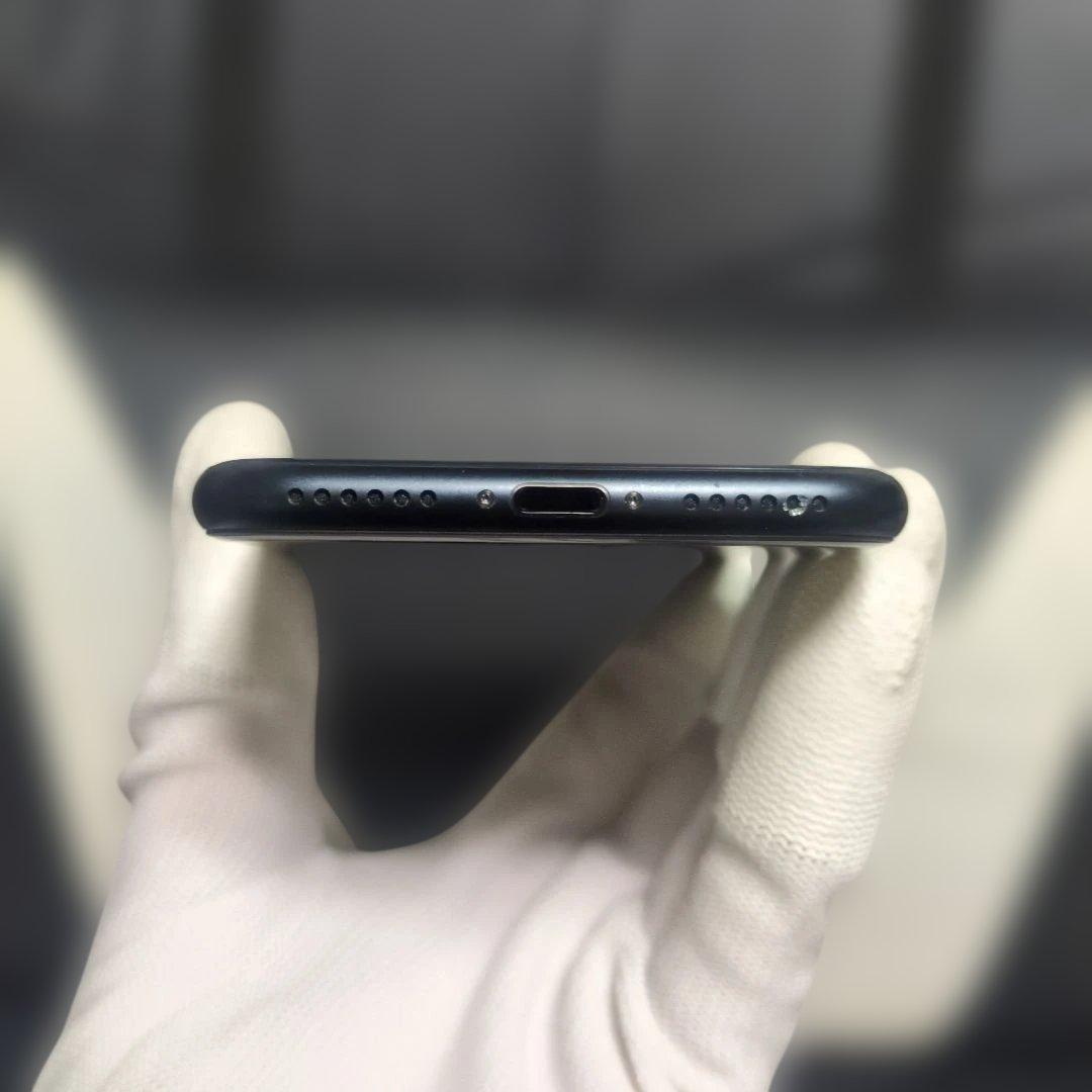 183 iPhone　se3 第3世代　64gb SIMフリー100%
